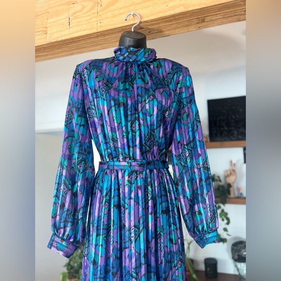 Vintage 80s–90s Pleated Midi Dress | D’Allaird’s | Size 12 | 28–36" Waist - Picture 4 of 12